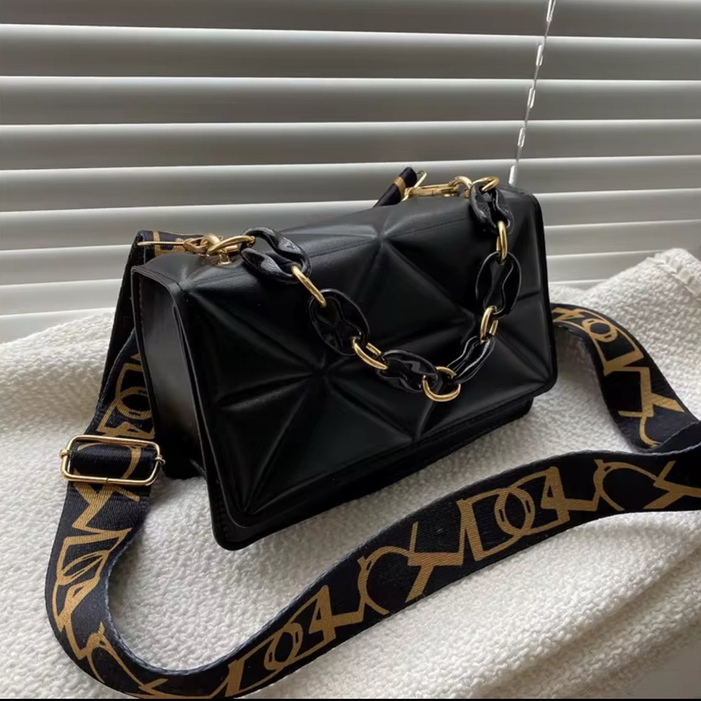 SHEIN Black Shoulder Bag with Gold Chain